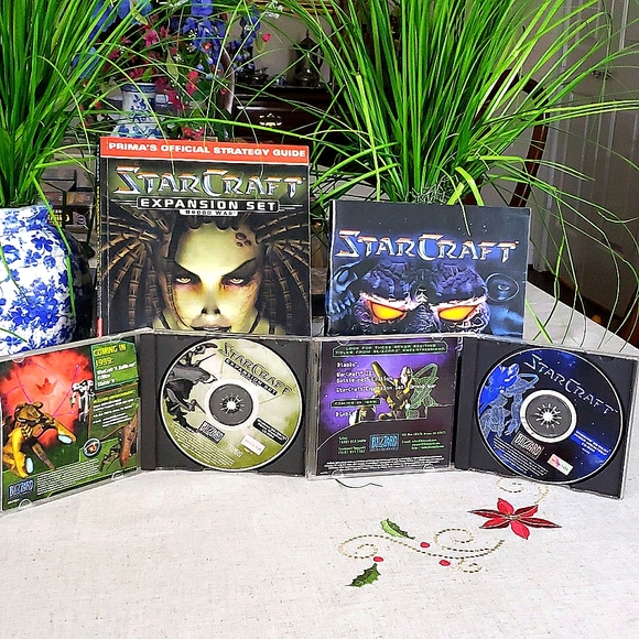 PC StarCraft Game Bundle w/ Strategy Guides, Books, etc. - Picture 5 of 5